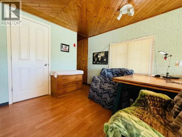 27-833 RANGE ROAD