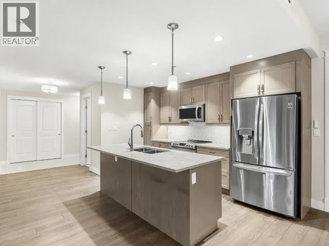 105-36 WATERFRONT PLACE