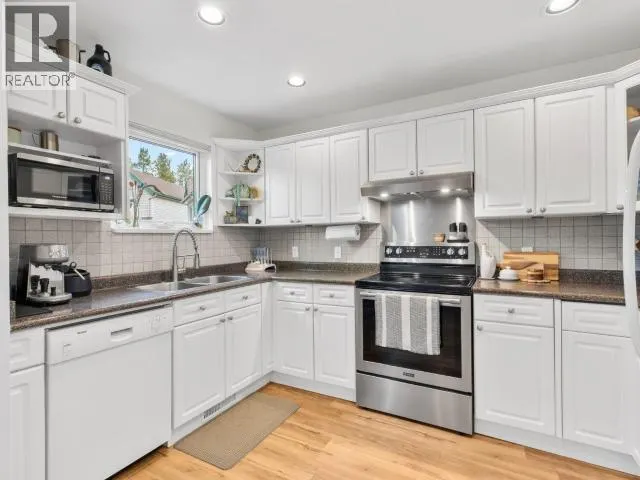 9-75 THOMPSON ROAD