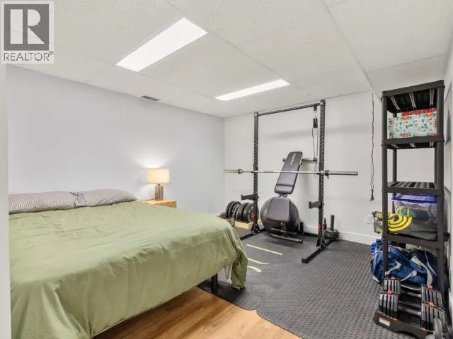 9-75 THOMPSON ROAD
