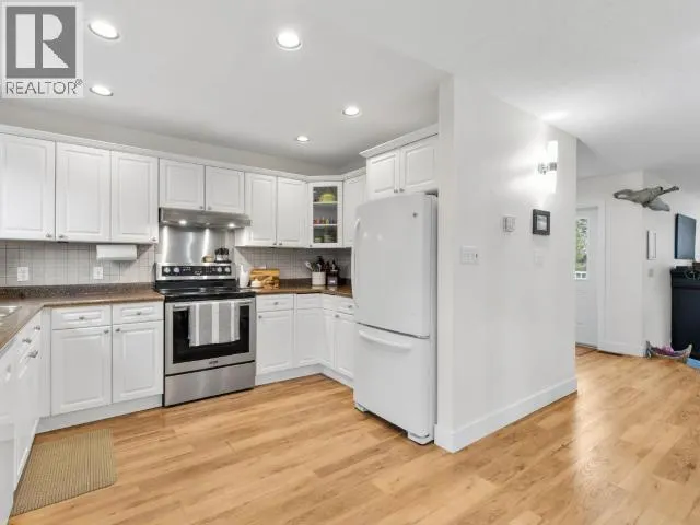 9-75 THOMPSON ROAD