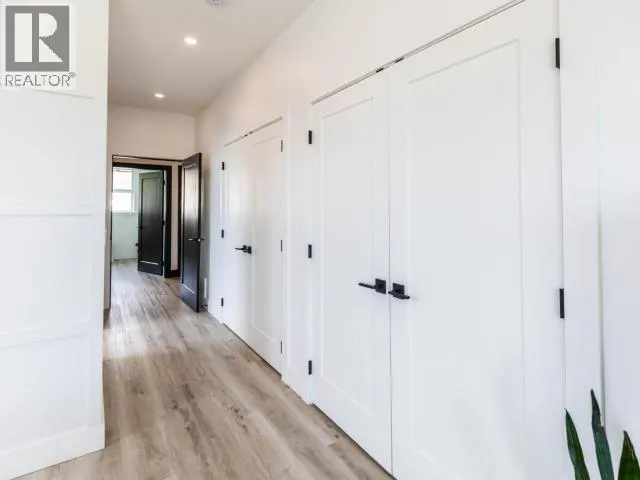 3558 JOYCE AVE