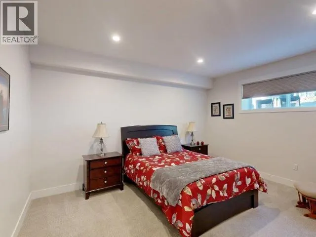 7412 GABRIOLA CRESCENT