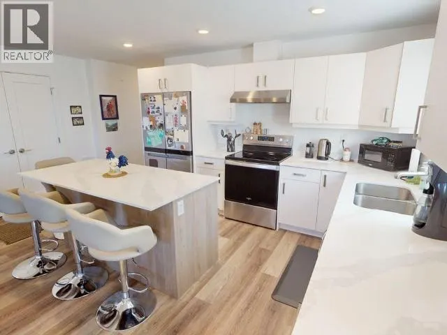 B4-6900 BURNABY STREET