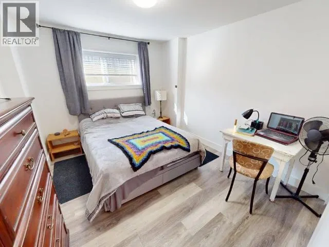 B4-6900 BURNABY STREET