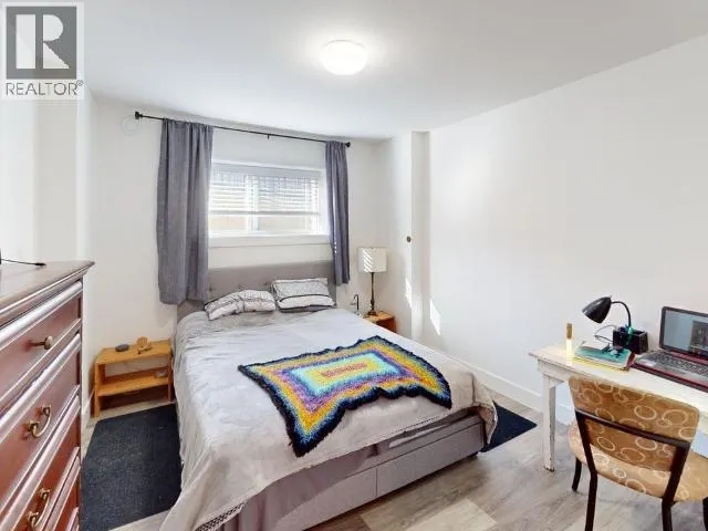B4-6900 BURNABY STREET