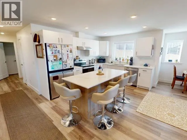 B4-6900 BURNABY STREET