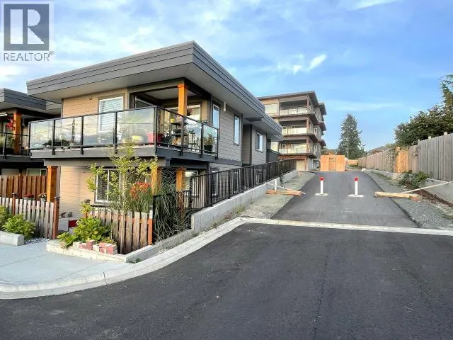 B4-6900 BURNABY STREET