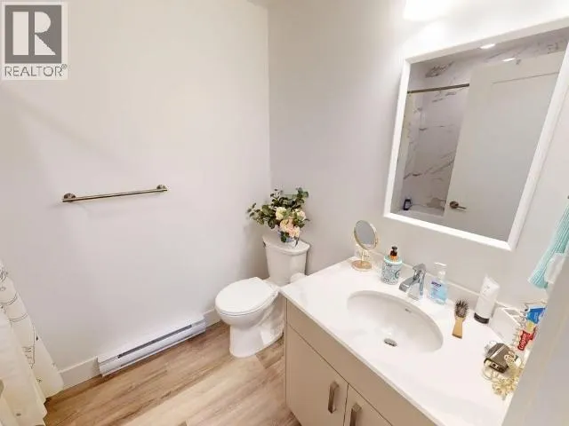 B4-6900 BURNABY STREET
