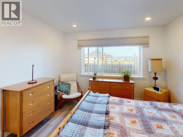 B4-6900 BURNABY STREET