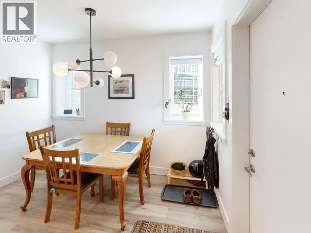 B4-6900 BURNABY STREET