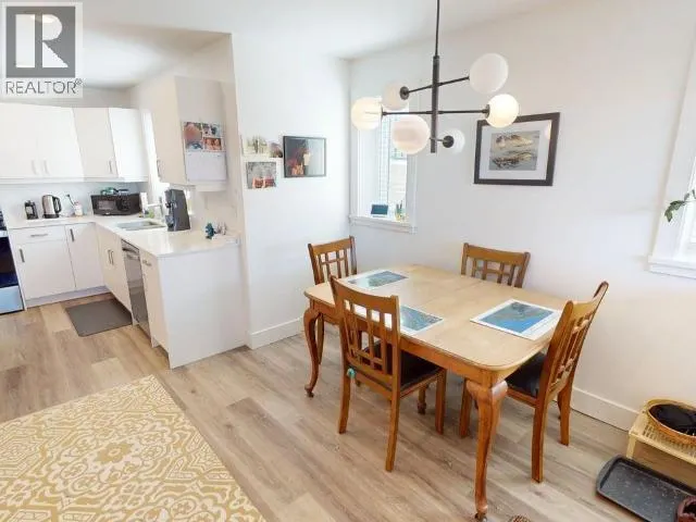 B4-6900 BURNABY STREET