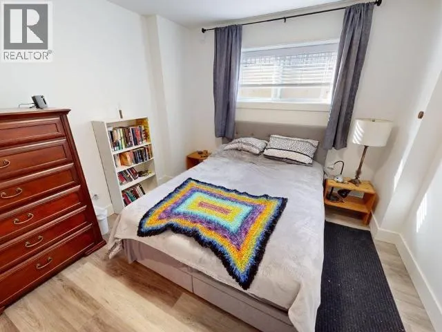 B4-6900 BURNABY STREET
