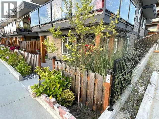 B4-6900 BURNABY STREET