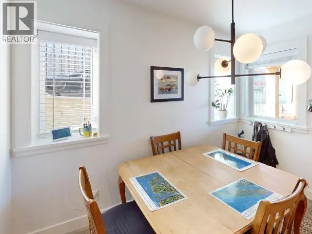 B4-6900 BURNABY STREET