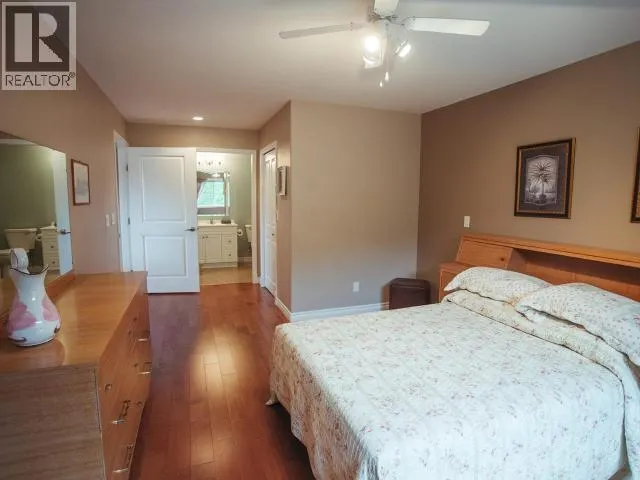 21-4415 MANSON AVE