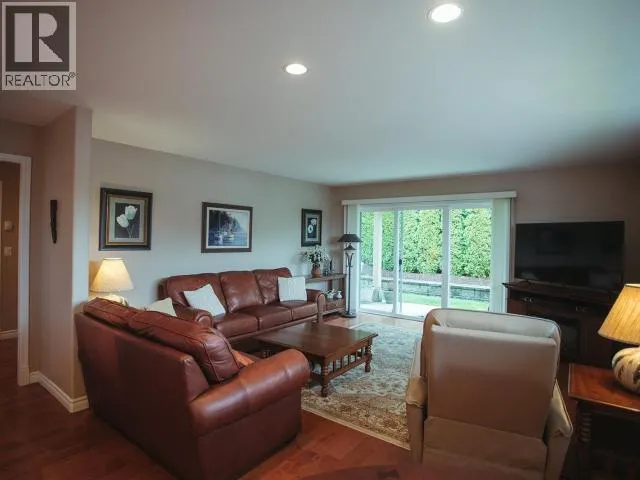 21-4415 MANSON AVE