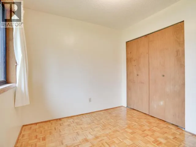 4781 REDONDA AVE