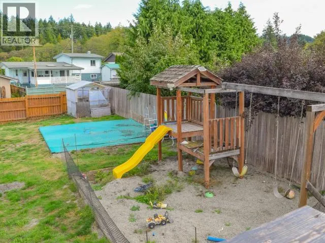 5420 SAANICH AVE