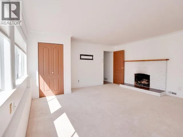 3298 VANANDA AVE