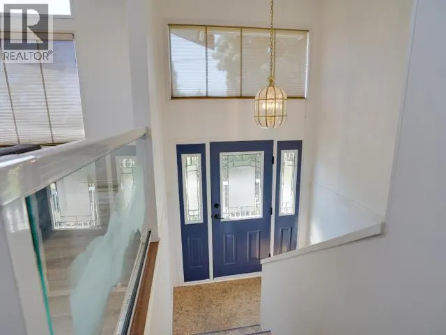 3298 VANANDA AVE