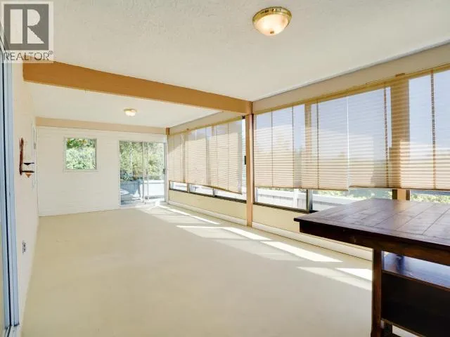3298 VANANDA AVE