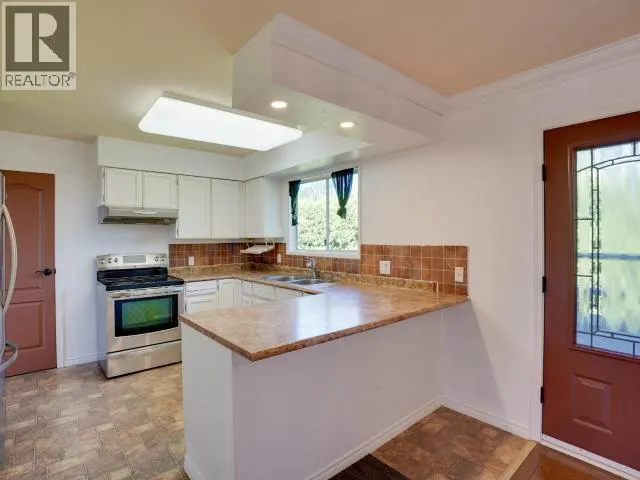 3298 VANANDA AVE