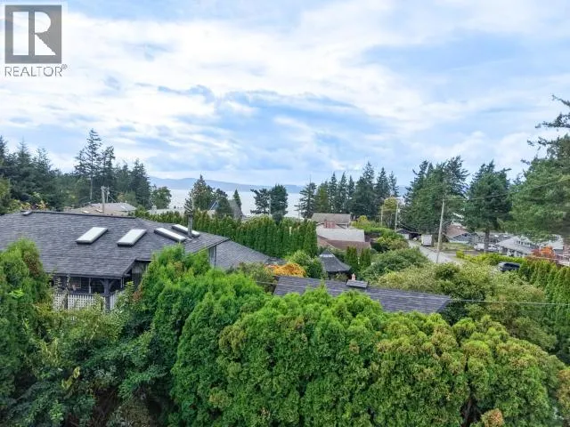 3298 VANANDA AVE