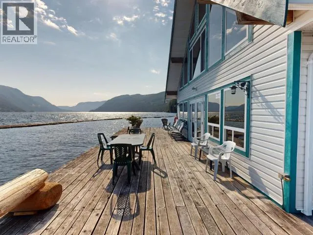 10760 POWELL LAKE