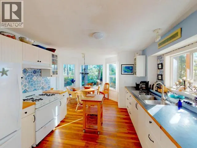 2902 ARBUTUS LANE