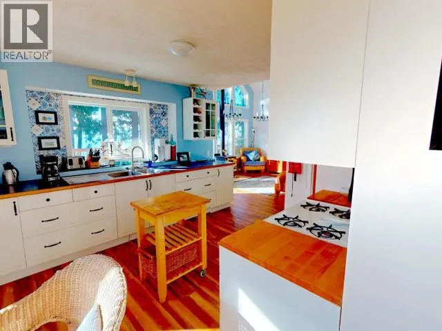 2902 ARBUTUS LANE