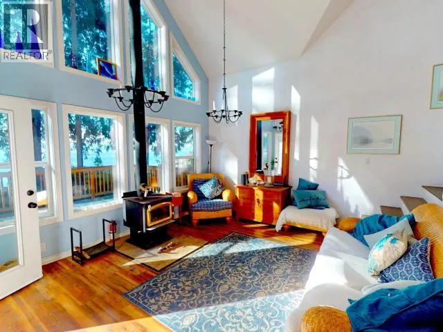 2902 ARBUTUS LANE