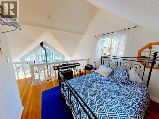 2902 ARBUTUS LANE