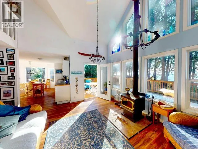 2902 ARBUTUS LANE