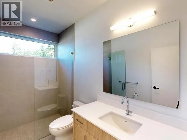 3900 EAGLE RIDGE PLACE