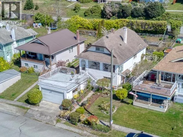 5438 LABURNUM AVE