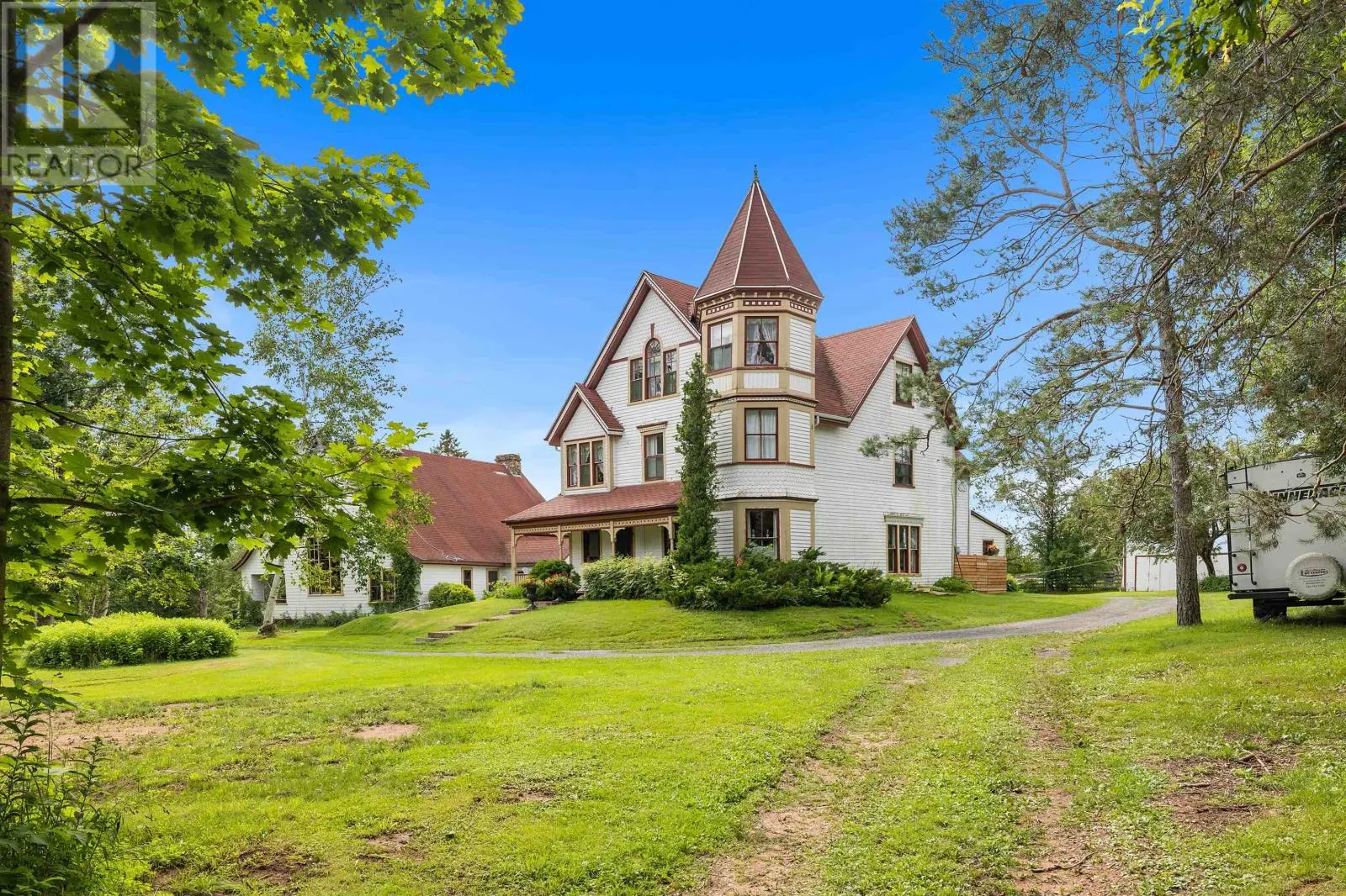 9 East Royalty Road