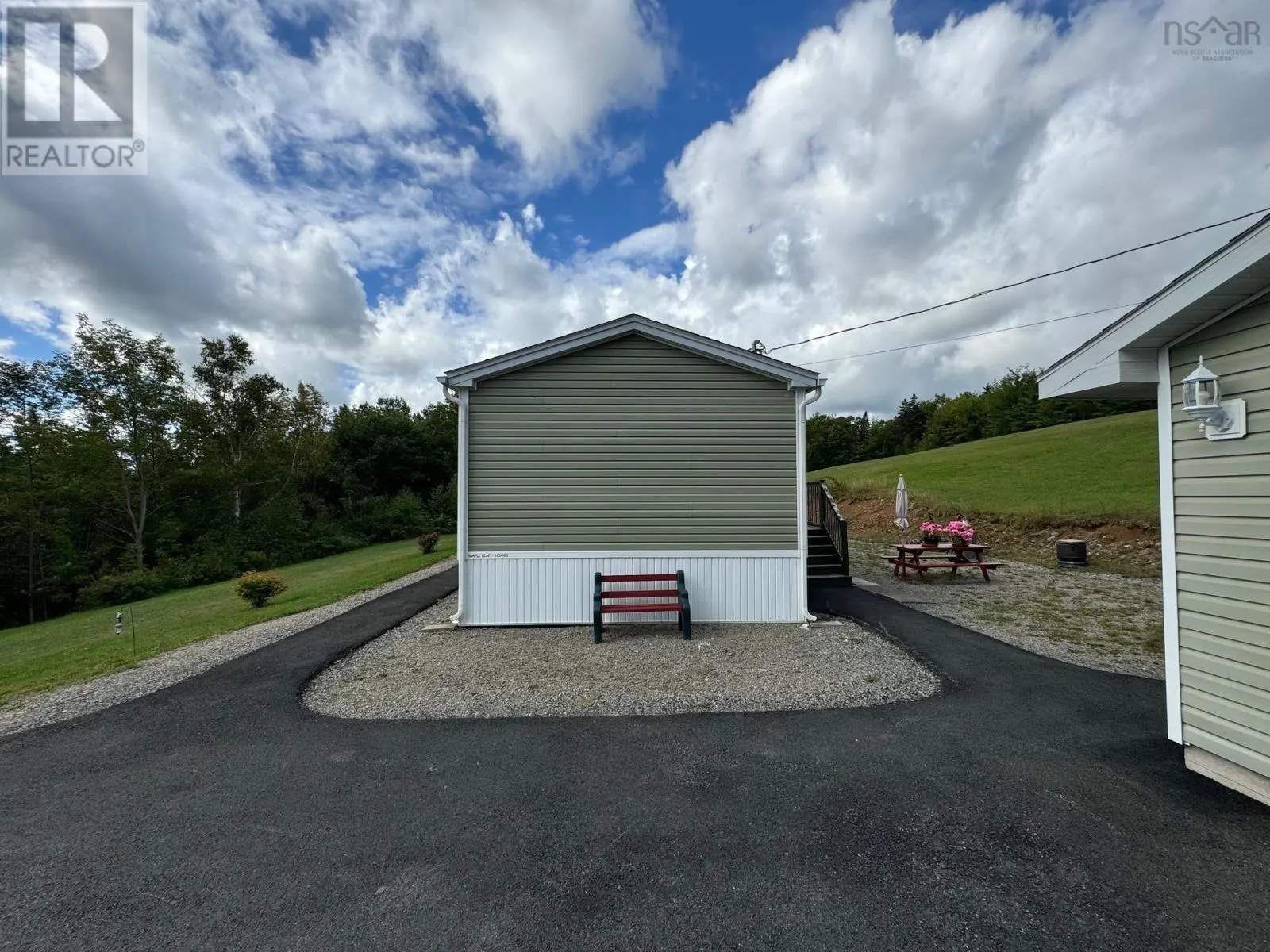 10335 Highway 105
