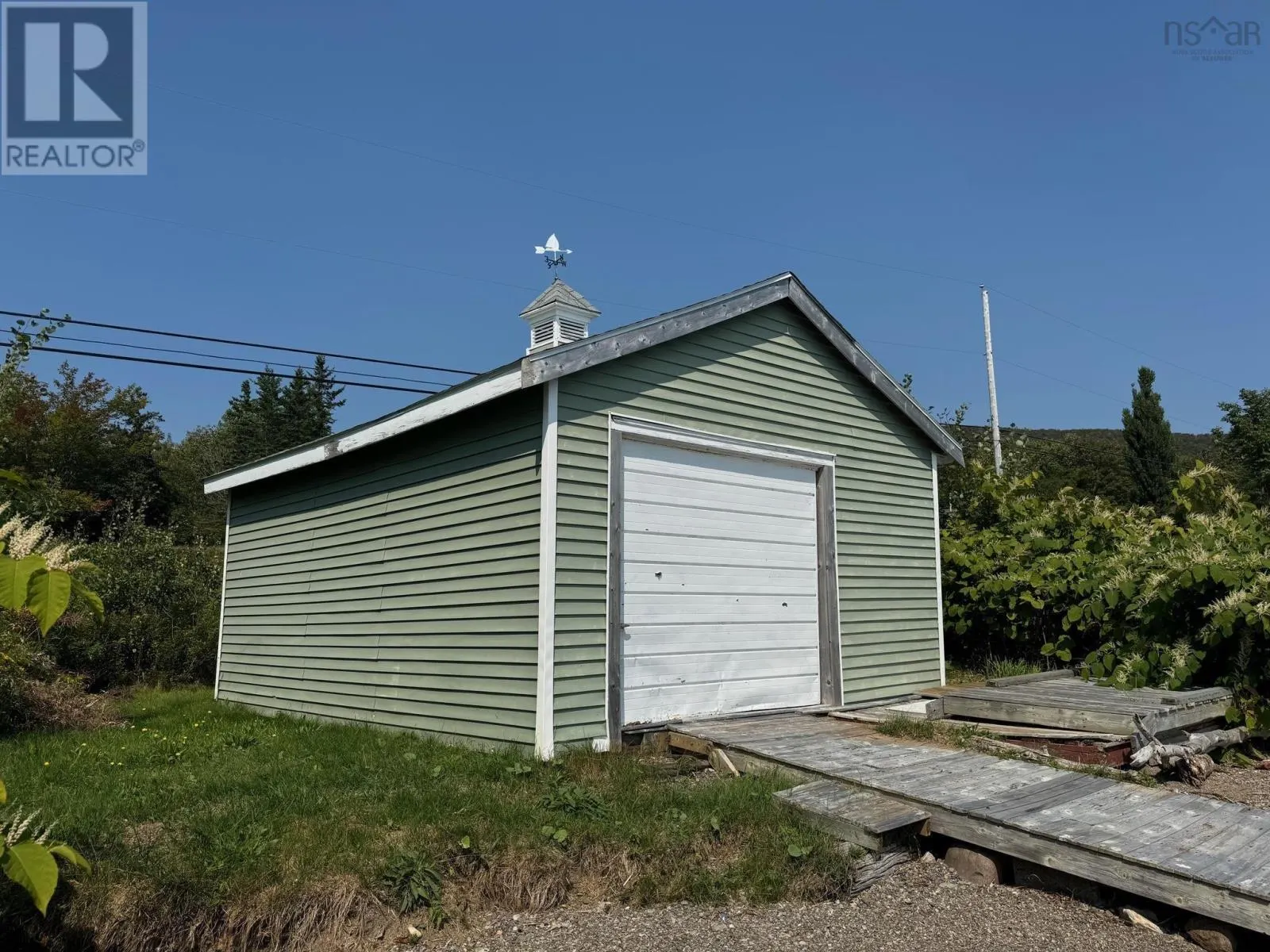 10335 Highway 105