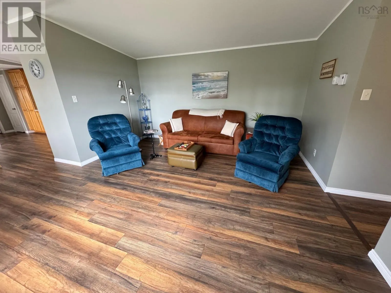 10335 Highway 105