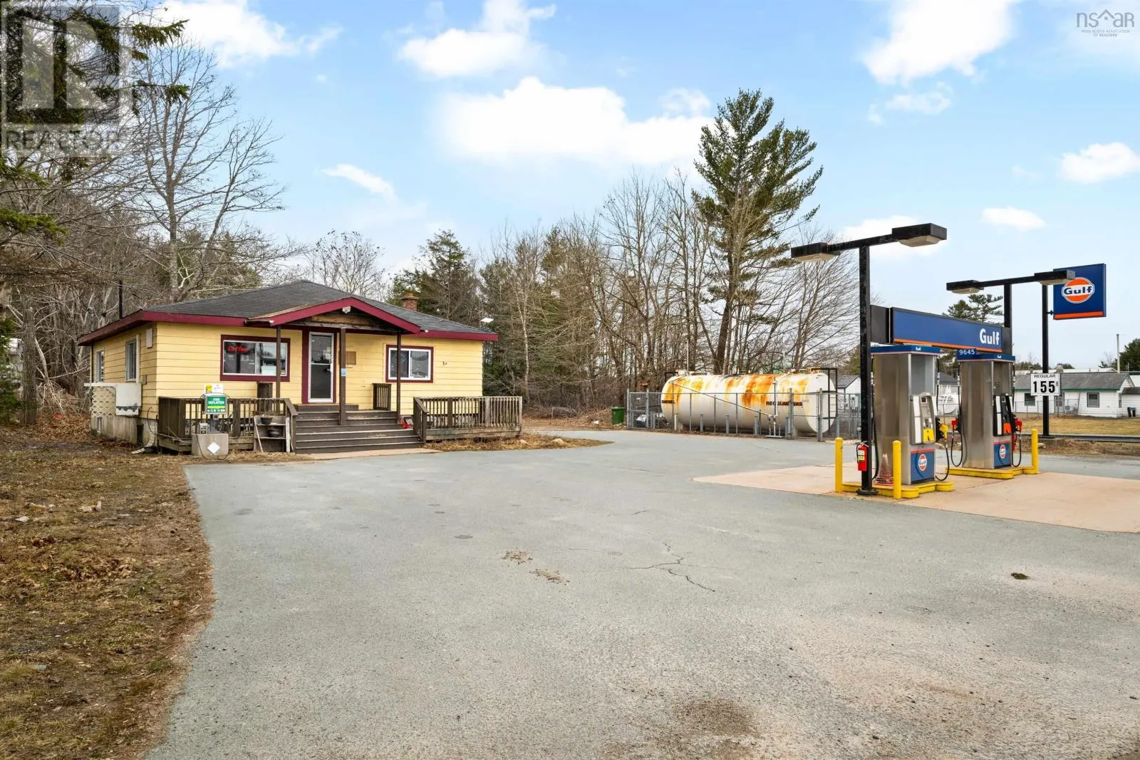 9645 Highway 8