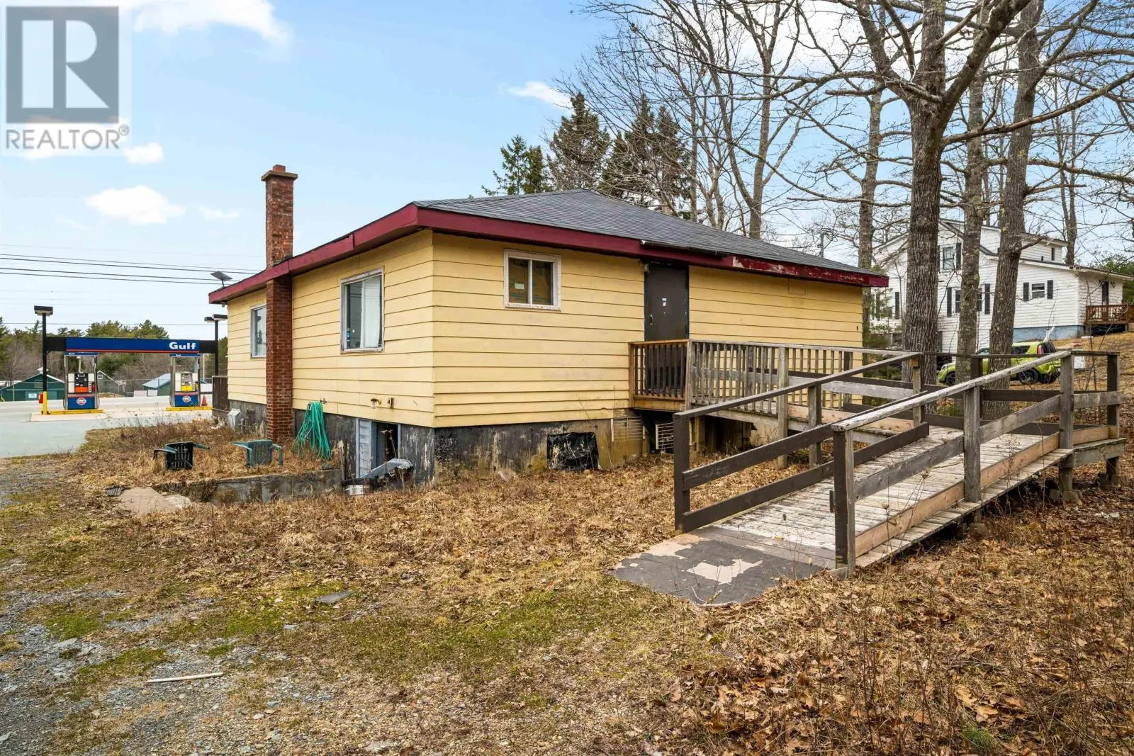 9645 Highway 8