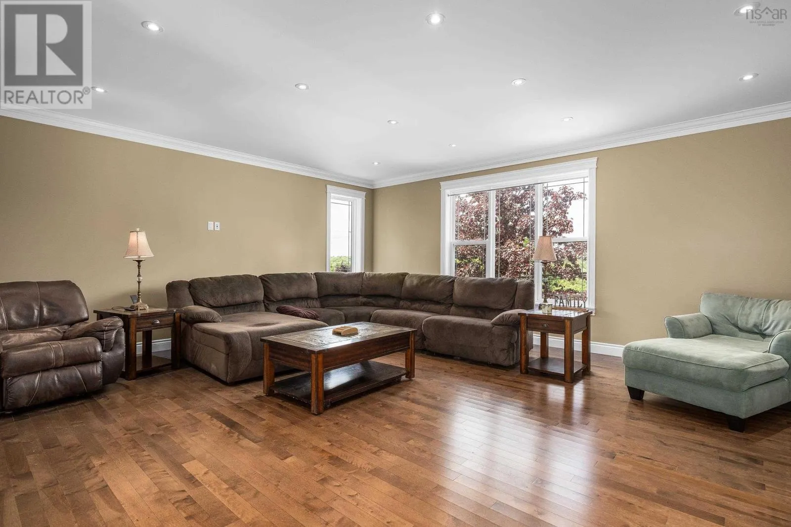 44 Admiral Cove Drive