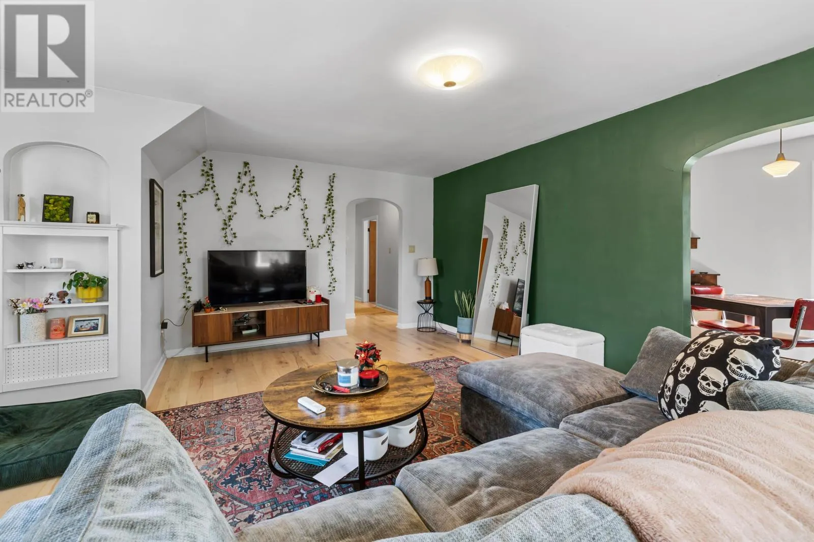 124 North River Road