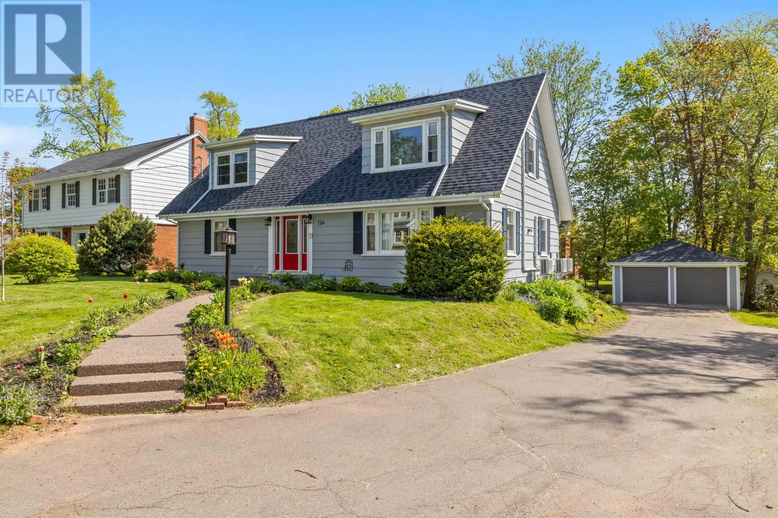 124 North River Road