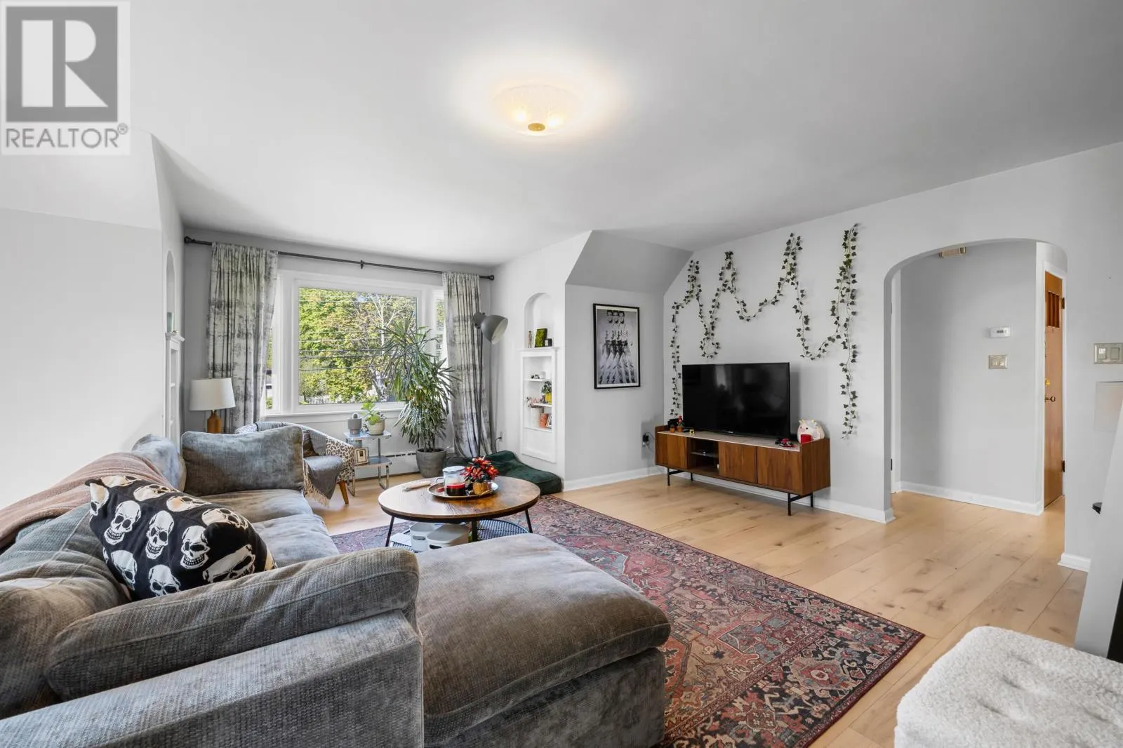 124 North River Road