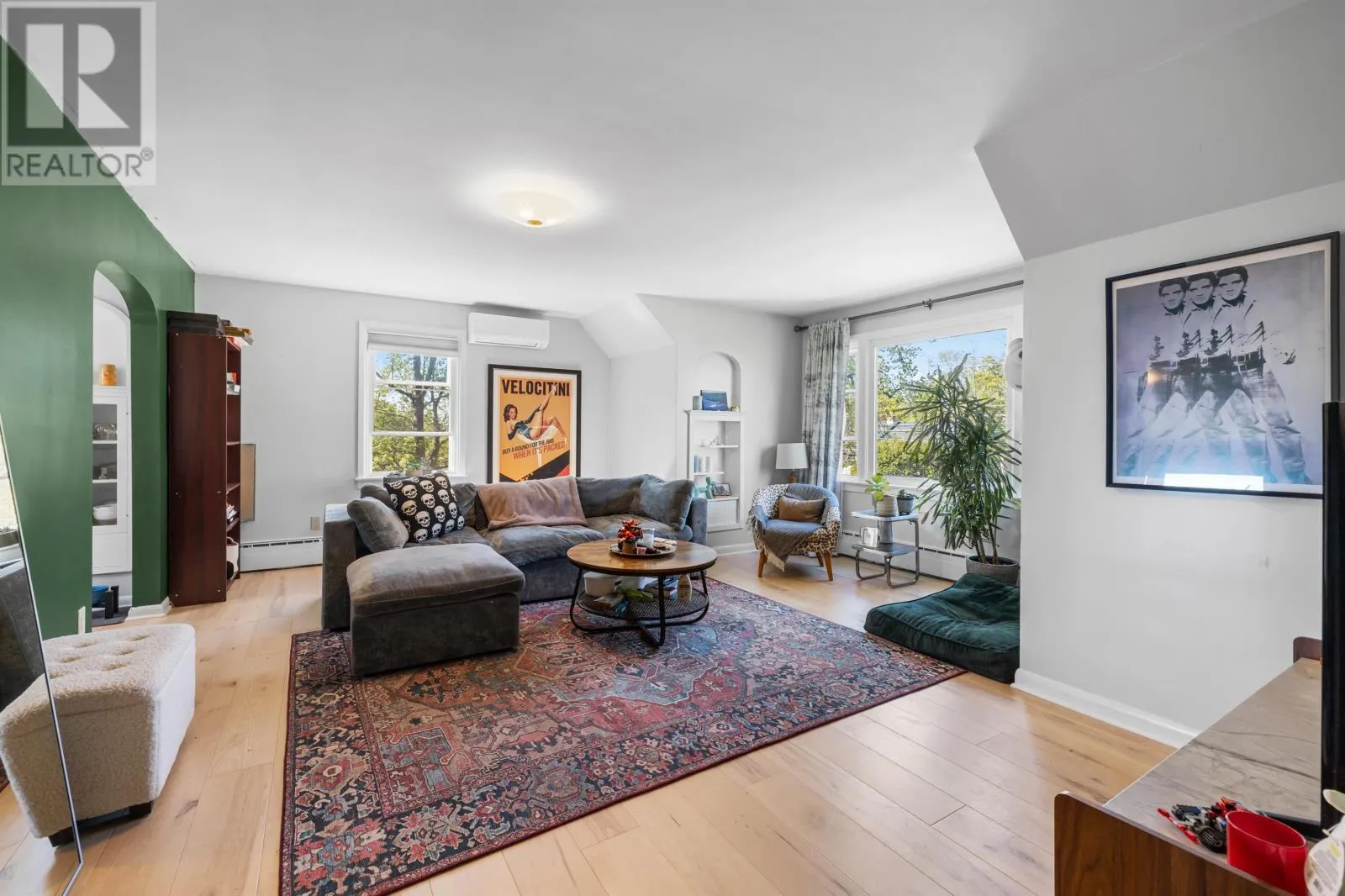 124 North River Road