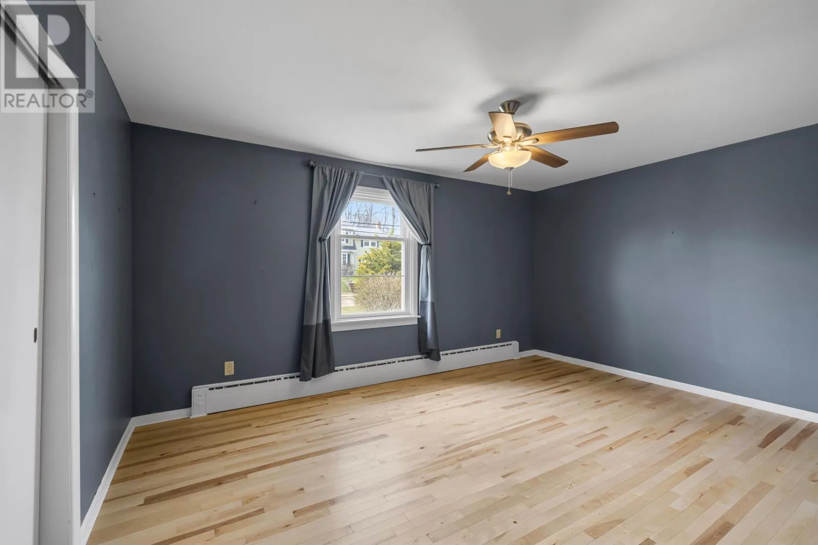 124 North River Road