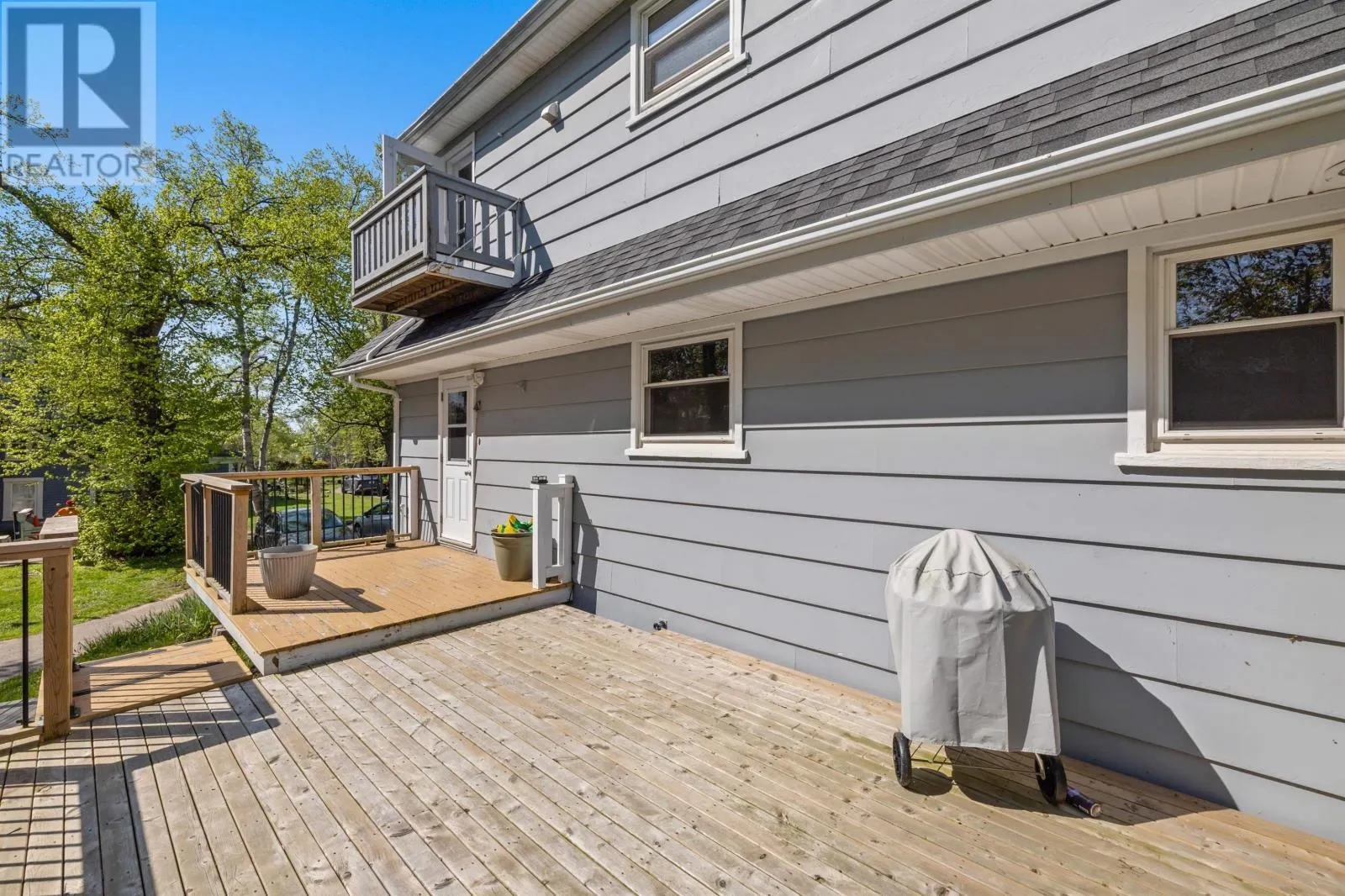 124 North River Road