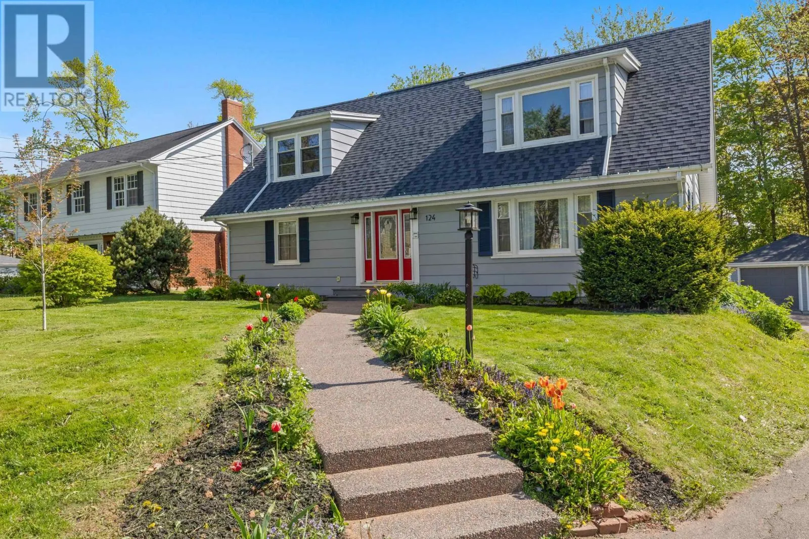 124 North River Road